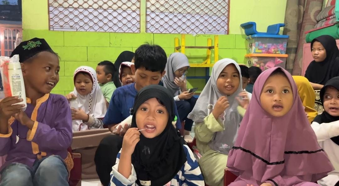 SINERGI Puspita bagikan hygiene kit dan snack