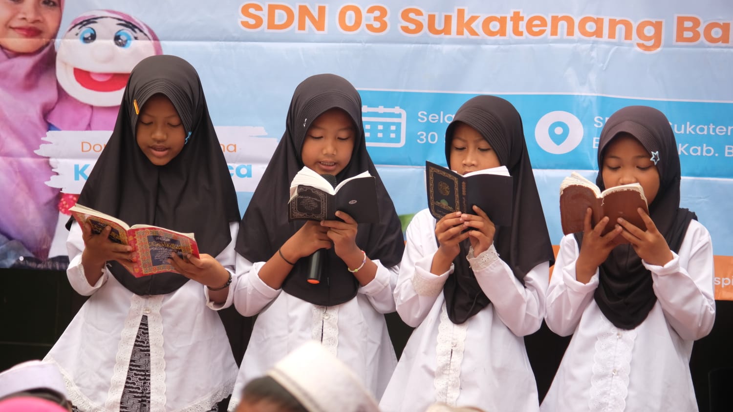 Penampilan saat peringatan Maulid Nabi oleh adik-adik SDN 03 Sukatenang