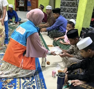 Pembagian Paket Makanan Bergizi Ubtuk Buka Puasa Bersama Anak-Anak Yatim Dhuafa Bekasi