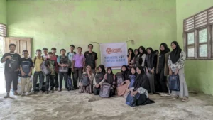 Sinergi Puspita salurkan bantuan School Kit di Aceh Tamiang untuk semangat belajar.
