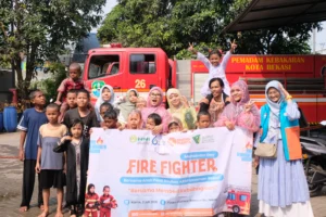 Muharram Day: Sinergi Puspita Ajak Anak Yatim Mengenal Profesi Damkar